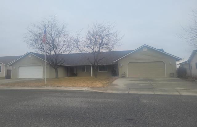 7024 W 1st Avenue - 7024 West 1st Avenue, Kennewick, WA 99336