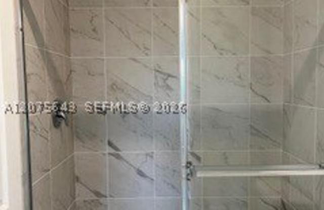 4729 SW 63rd Ln Gallery 4