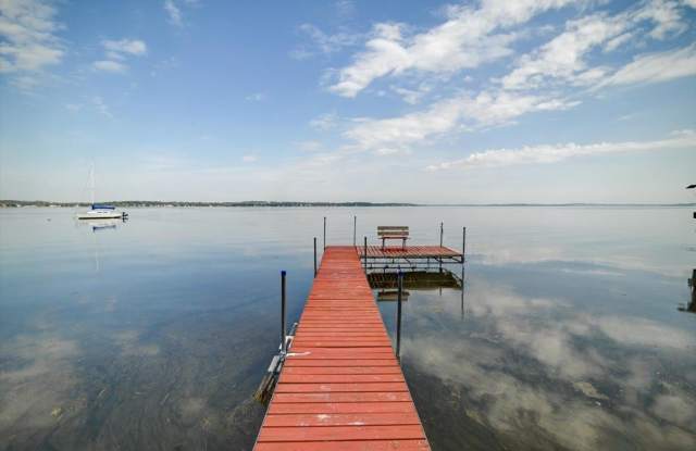 5026 Lake Mendota Drive photos photos