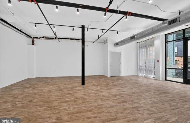 2119 N FRONT Street Gallery 3