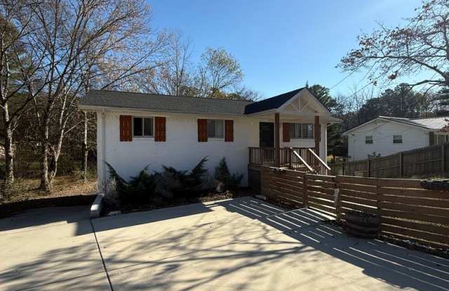 4 Bedroom home in Ringgold - 5283 U.S. 41, Catoosa County, GA 30736