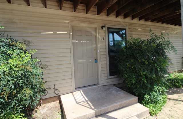 1901 E Lindsey photos photos