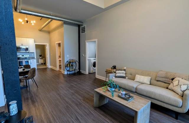 New South Side Apartments at 905 Bingham photos photos