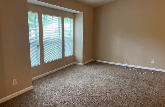6744 Cambridge Dr. Gallery 4