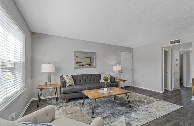 Maverick on Maurine Apartments Gallery 3