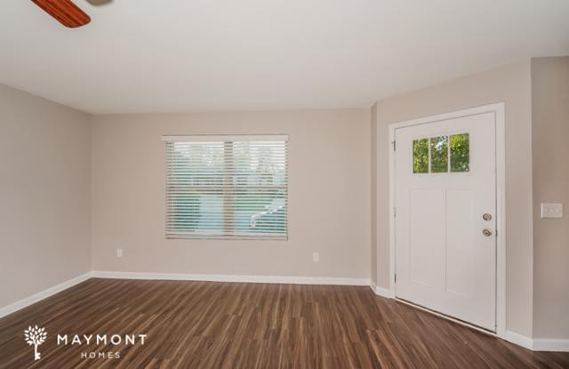 16415 Waterbury Lane Gallery 3