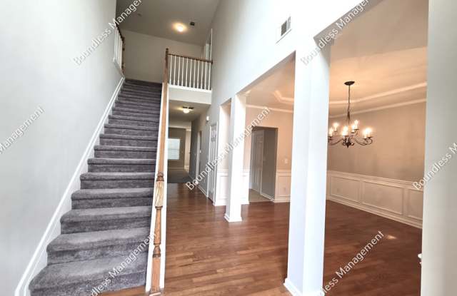2159 Somerset Pl SE Gallery 3