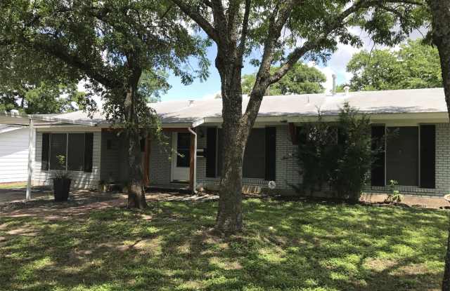 7601 Carriage Dr. - 7601 Carriage Drive, Austin, TX 78752
