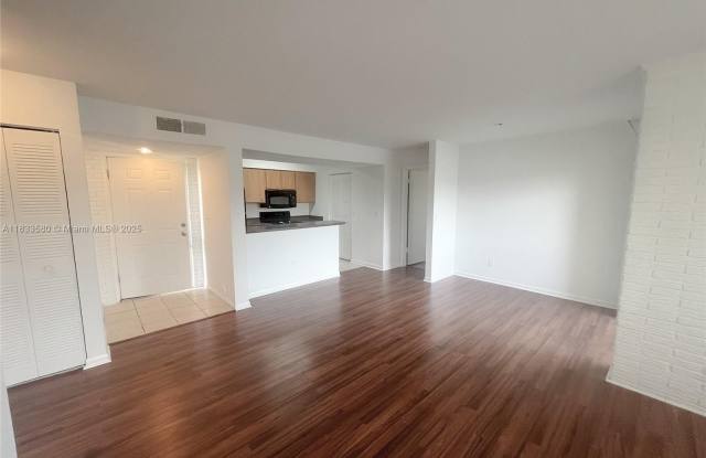 1283 SW 46th Ave photos photos