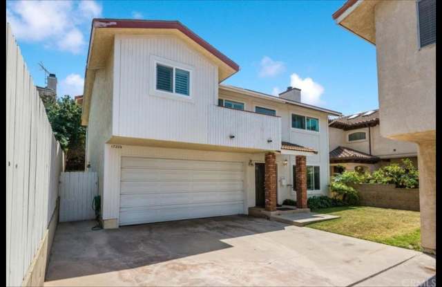 1720 1/2 Harriman Lane photos photos