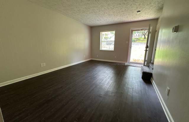 Charming 2-Bedroom Apartment in a Quiet Maryville Community Gallery 3
