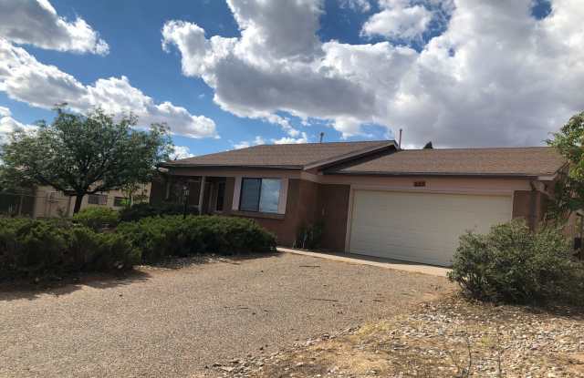 567 Apache Loop photos photos