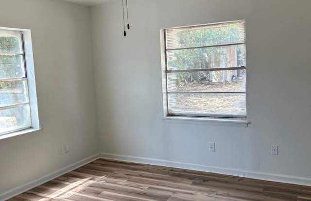 2 bedroom 1 bath freshly remodeled home located in Mineral Wells! Gallery 4