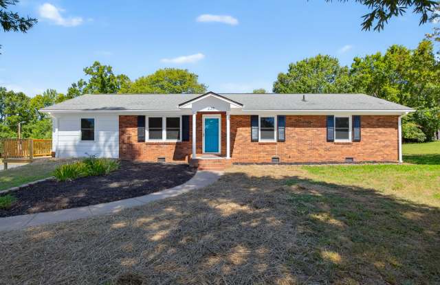 3 bedroom, 2 bathroom House in Eden! - 235 Lakecrest Road, Rockingham County, NC 27288