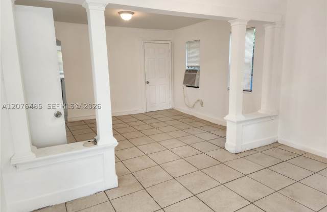 2129 NW 44th St photos photos
