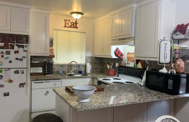 AUGUST PRE-LEASE Cute Southwood Valley 2 Bedroom 1.5 Duplex photos photos