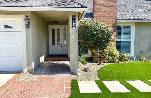 Stunning and Spacious 6b/3b bath home in Simi Valley! - 2792 Belbrook Place, Simi Valley, CA 93065