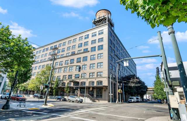 Marshall Wells - North facing Pearl District Loft w/parking/storage/ac - 1420 Northwest Lovejoy Street, Portland, OR 97209