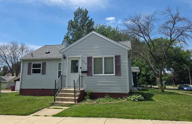 2bed 1 bath home with detached garage photos photos 2bed 1 bath home with detached garage photos photos
