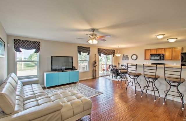 874 HARBOR WOODS Drive Gallery 3
