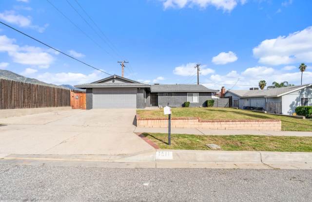 MOVE -IN READY! | Renovated | RV Parking | Pet Friendly | Highland, CA photos photos