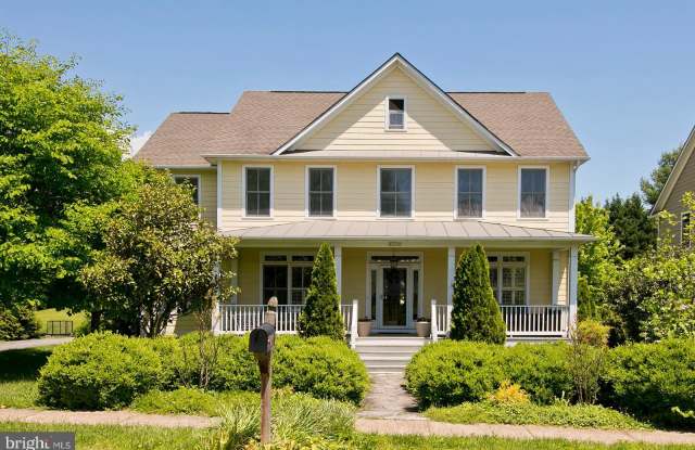258 W NORTH AVENUE - 258 West North Avenue, Winchester, VA 22601