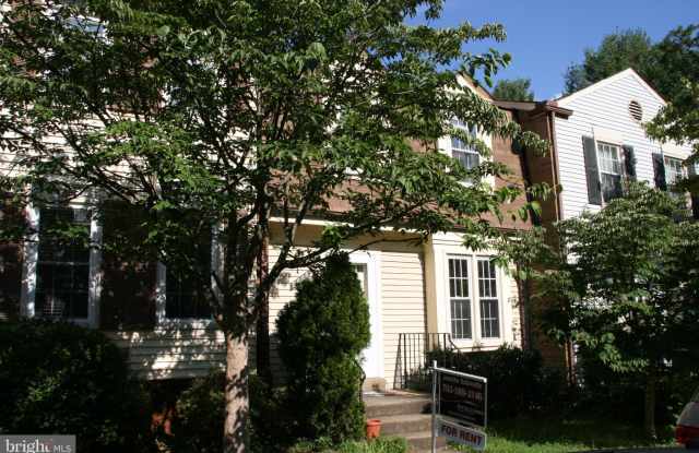 8606 DELLWAY LANE Gallery 2
