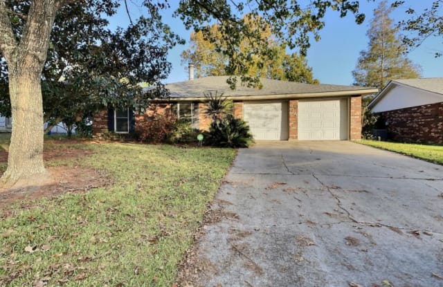 8725 Metairie Drive - 8725 Metairie Drive, Village St. George, LA 70810