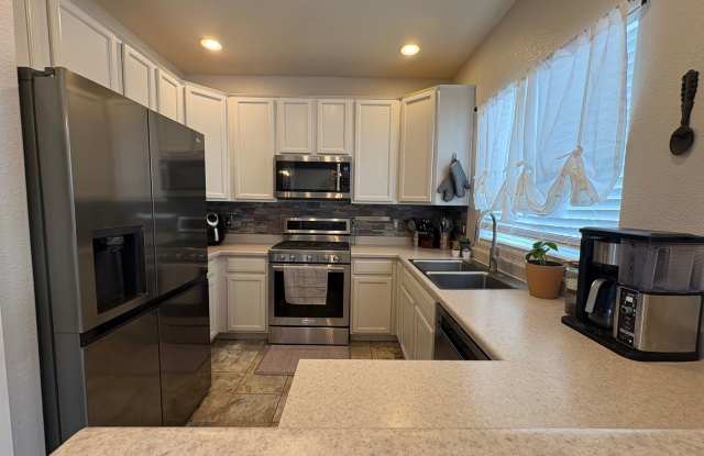 Beautiful 4 Bed 3 Bath in Fountain!!! Gallery 4