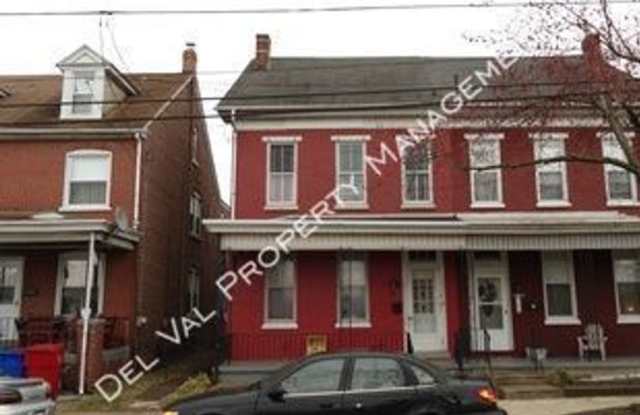 Beautiful Victorian Rowhome with Modern Updates – Available Now! photos photos Beautiful Victorian Rowhome with Modern Updates – Available Now! photos photos