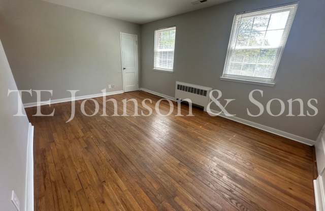 Spacious 2 Bedroom Condo - 2501 Queen Street, Winston-Salem, NC 27103