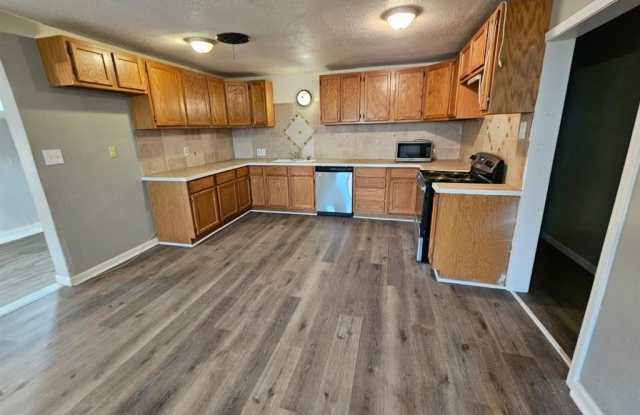 1105 W 2nd Avenue photos photos