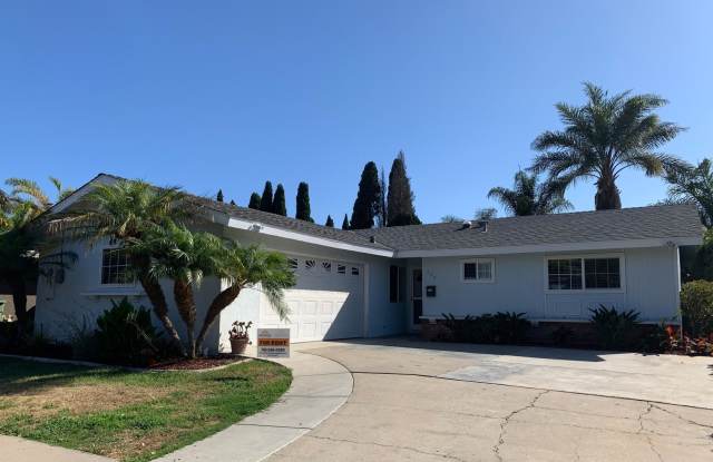 Light, bright and beautiful San Luis Rey 3 bed 2 bath! - 127 Flamingo Drive, Oceanside, CA 92054
