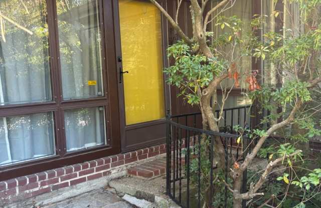 Cozy 3BD/2BA Detached Home w/ Sunroom in Mt Washington, MD! Gallery 4