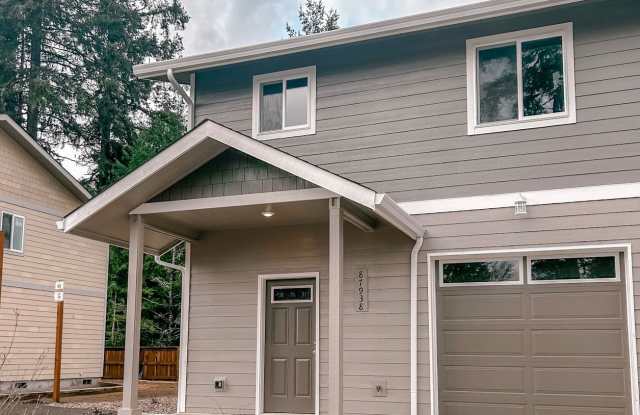 Newer 3-Bedroom Townhome in Veneta — Summer Special: $200 Off First Full Month’s Rent! photos photos