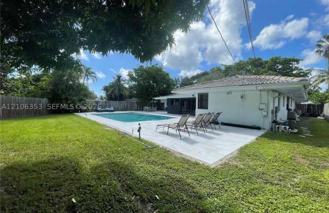 2115 Alamanda Dr Gallery 3