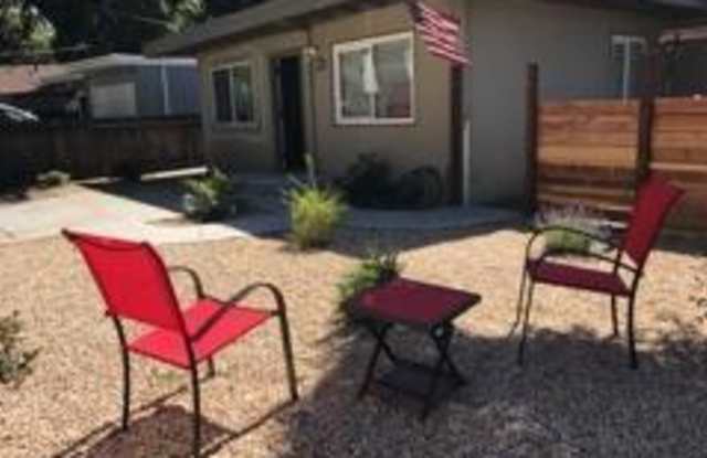 Single Story Townhouse - 1933 Cooley Avenue, East Palo Alto, CA 94303