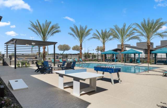 Elux at McQueen photos photos Elux at McQueen photos photos