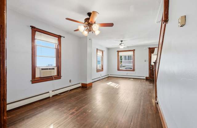 3-BEDROOM BETHLEHEM RENTAL WITH PRIVATE BACKYARD + BASEMENT + ATTIC! Gallery 4