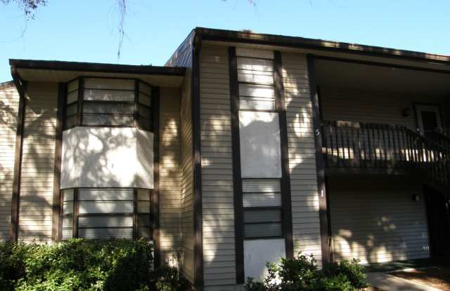 PRICE IMPROVEMENT!!  3/2 2nd floor Villa photos photos