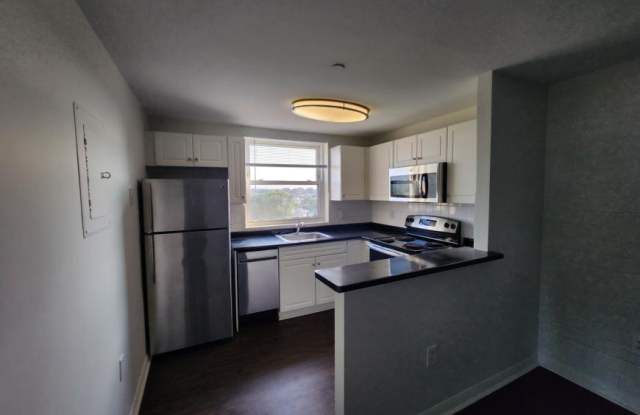 94 West Squantum Gallery 3