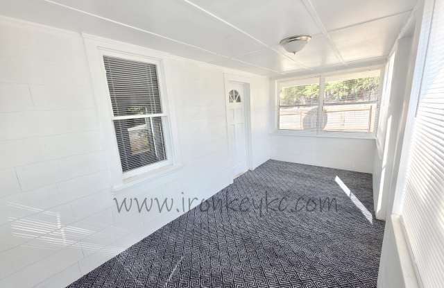 1108 South Harris Avenue Gallery 4