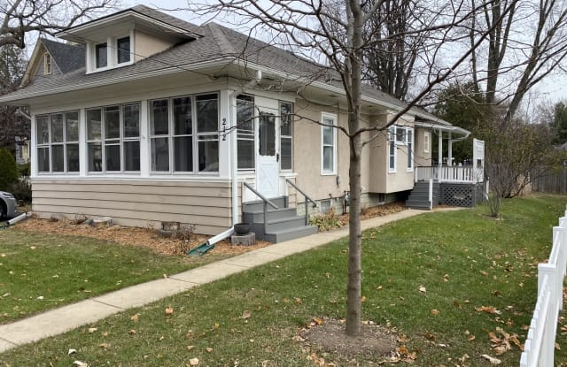 212 North Prairie Street North - 212 North Prairie Street, Batavia, IL 60510