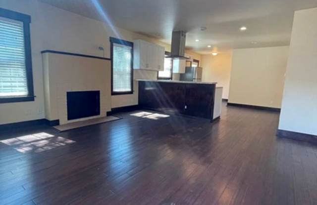 Great 2 bedroom duplex Gallery 3