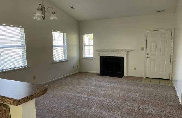 1812 Countrywood Boulevard Gallery 2