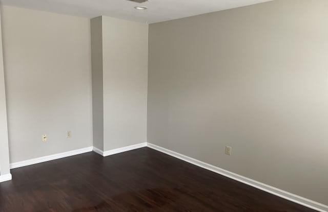 696 Metro Court Gallery 3