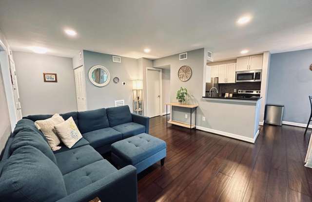1734 ASCOT WAY #D Gallery 3