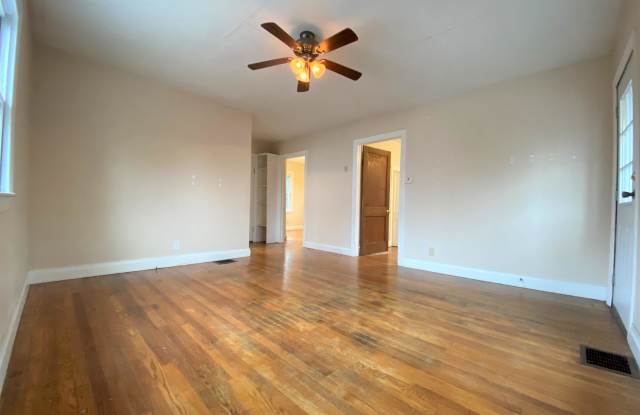 96 1/2 Louisiana Avenue Gallery 4