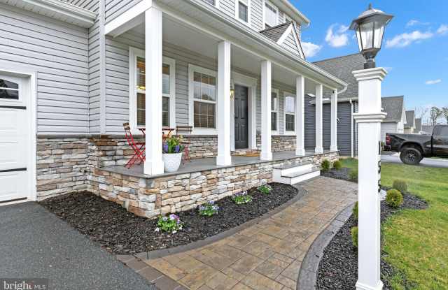 155 STEAMBOAT COURT Gallery 2