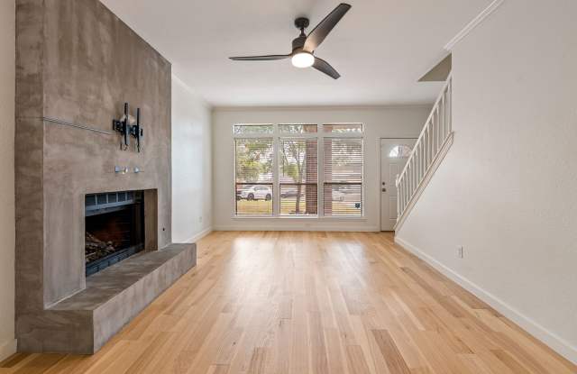 Stunning 2 bedrooms, 2.5 bathrooms home in Hillcrest Village!!! Gallery 4